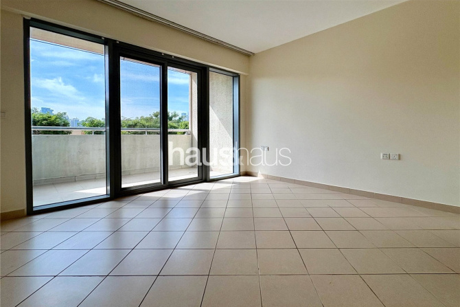Vacant | Low Floor | Powder Room | Large Layout - Propsearch.ae