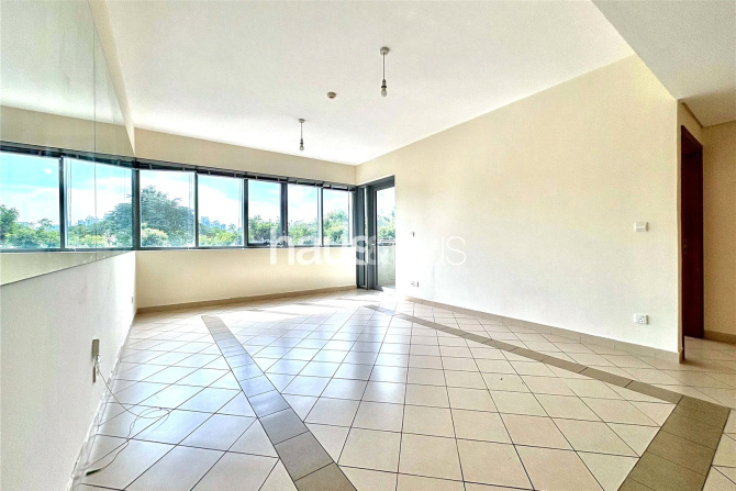 Vacant | Low Floor | Powder Room | Large Layout - Propsearch.ae