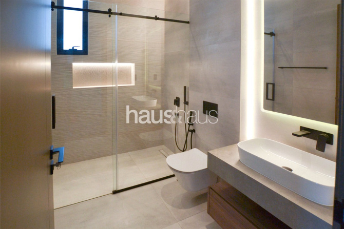 7BR Custom Villa | Modern Design | Vastu - Propsearch.ae