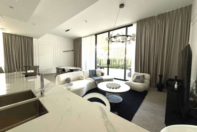 Designer Villa | Fully Upgraded | Vacant - Propsearch.ae