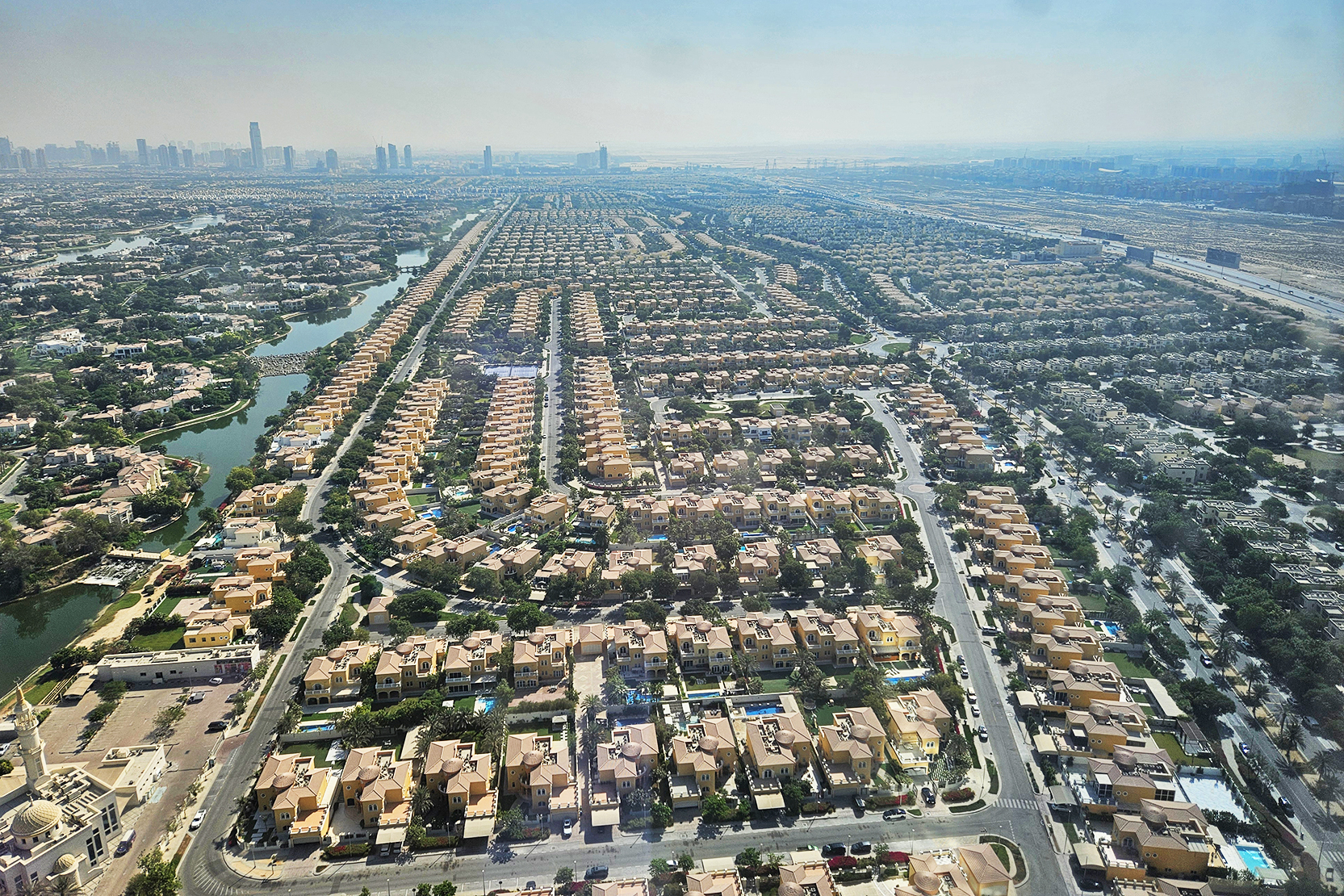 Jumeirah Park Dubai aerial view showing villa community from above - Nakheel development